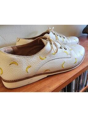 Rollie Australia Ladies Leather Derby Shoe Banana Design Size 39 / 8.5 white